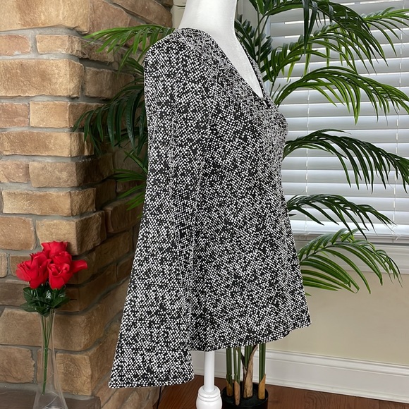 MICHAEL KORS ~ Jacquard V-Neck Long-Sleeve Top ~Black/White ~ NWT! - Picture 5 of 8